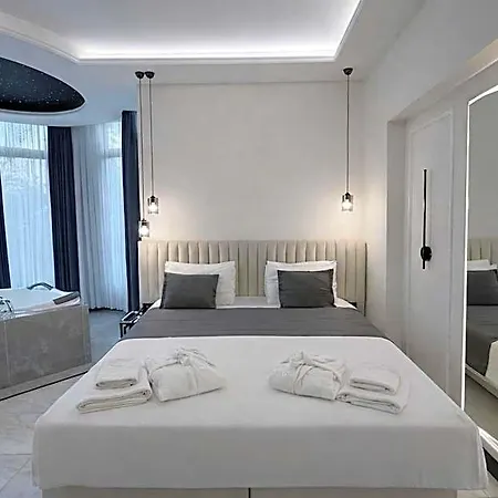 Hotel D Twins 3*