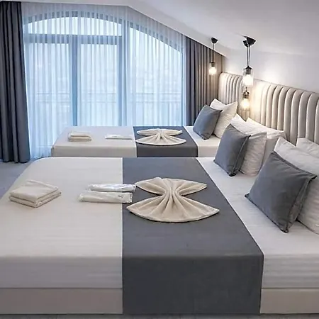 Hotel D Twins 3*